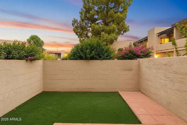 4201 E CAMELBACK Road 41, Phoenix, AZ 85018