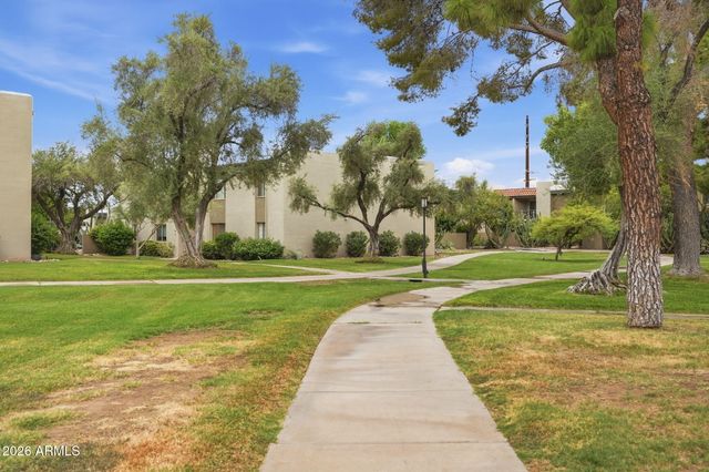 4201 E CAMELBACK Road 41, Phoenix, AZ 85018