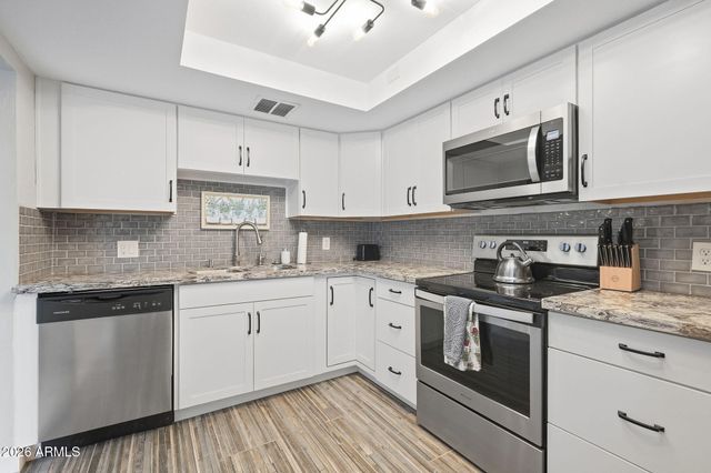 4201 E CAMELBACK Road 41, Phoenix, AZ 85018