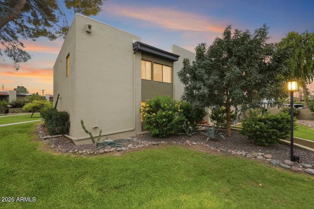 4201 E CAMELBACK Road 41, Phoenix, AZ 85018