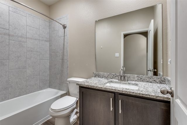 215 Ivan Court, Anna, TX 75409