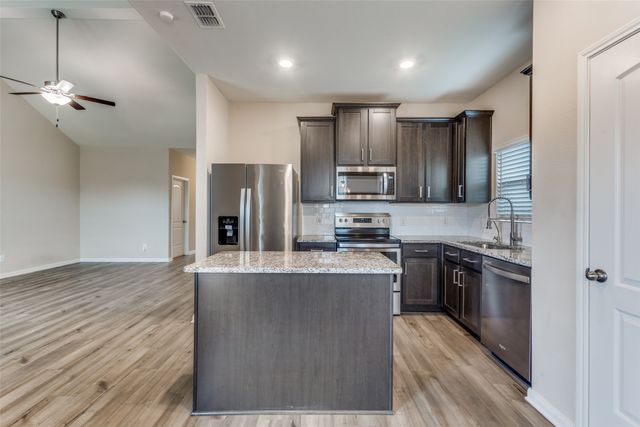 215 Ivan Court, Anna, TX 75409