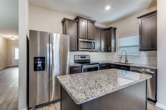 215 Ivan Court, Anna, TX 75409