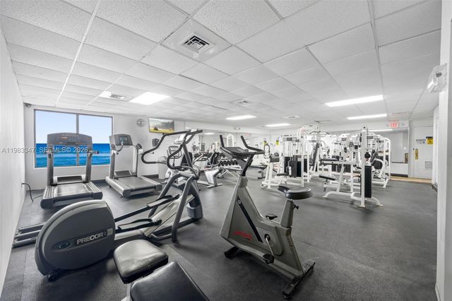 3725 S Ocean Dr 924, Hollywood, FL 33019