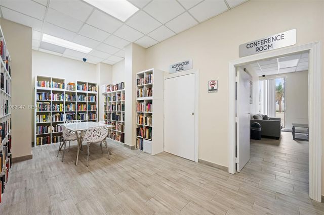 3725 S Ocean Dr 924, Hollywood, FL 33019