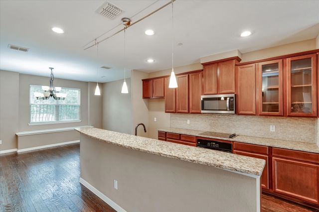 3912 Amberwood Drive, Addison, TX 75001