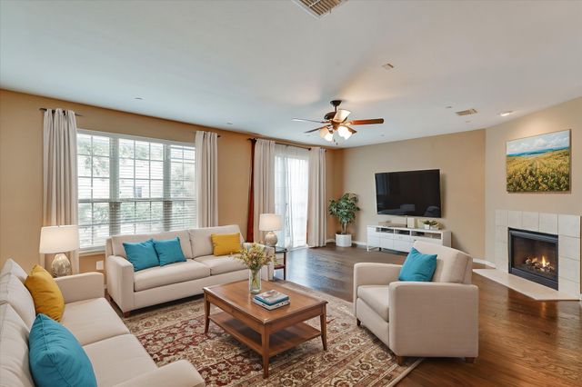 3912 Amberwood Drive, Addison, TX 75001