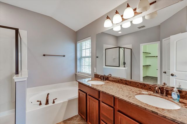 3912 Amberwood Drive, Addison, TX 75001