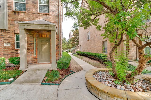 3912 Amberwood Drive, Addison, TX 75001