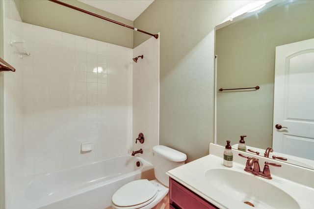 3912 Amberwood Drive, Addison, TX 75001