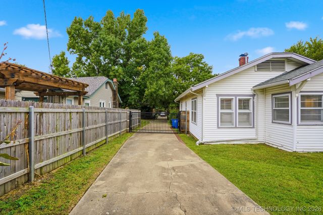 1615 S Gary Place, Tulsa, OK 74104