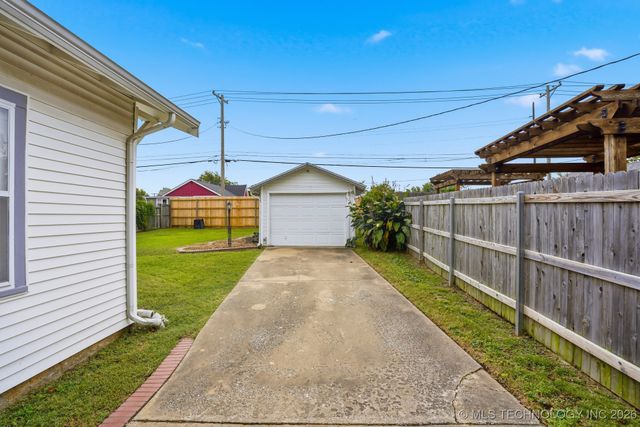 1615 S Gary Place, Tulsa, OK 74104