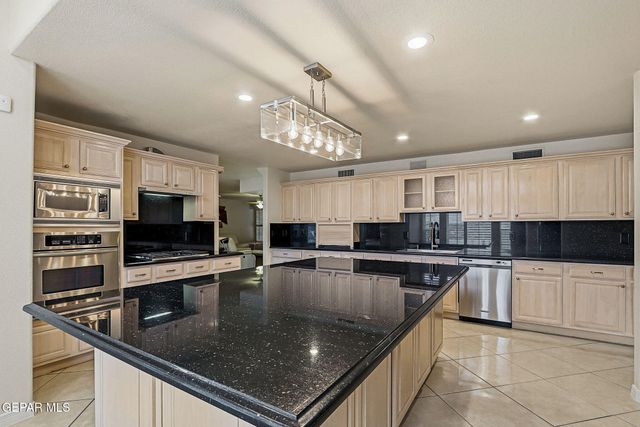 6016 OLEASTER Drive, El Paso, TX 79932