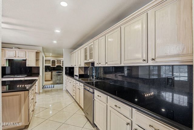 6016 OLEASTER Drive, El Paso, TX 79932