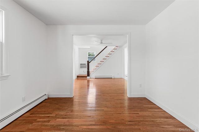 17 June Avenue, Bayville, NY 11709