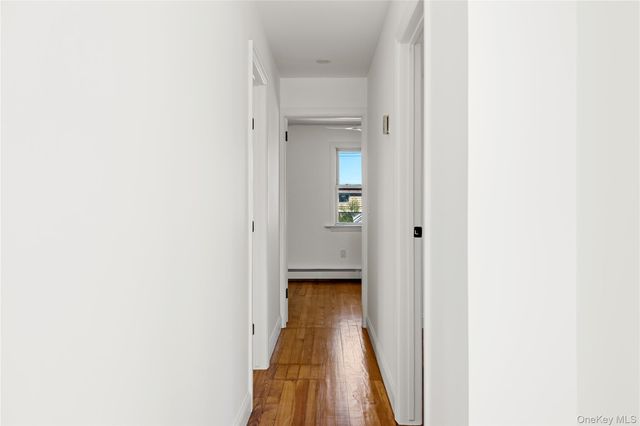 17 June Avenue, Bayville, NY 11709