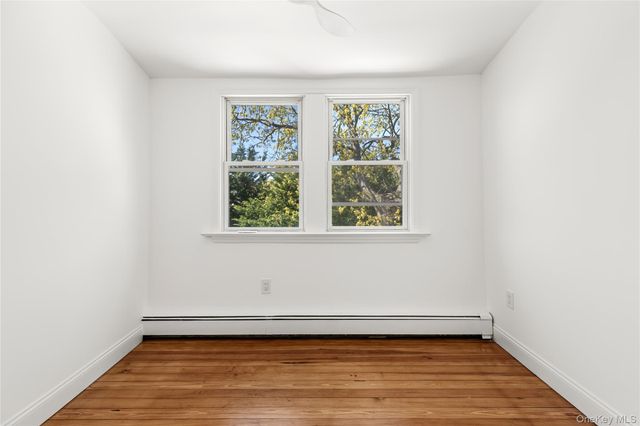 17 June Avenue, Bayville, NY 11709