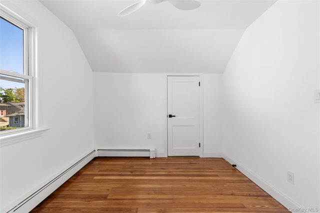 17 June Avenue, Bayville, NY 11709