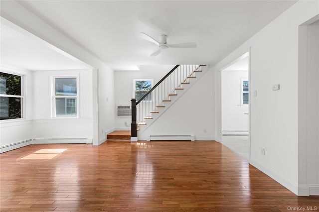 17 June Avenue, Bayville, NY 11709