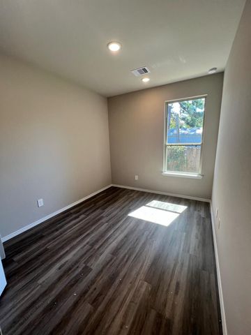 11606 Vistawood Street, Willis, TX 77318