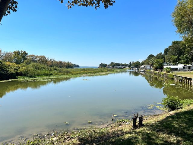 11606 Vistawood Street, Willis, TX 77318