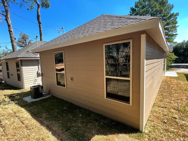 11606 Vistawood Street, Willis, TX 77318