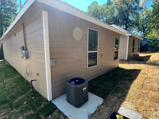 11606 Vistawood Street, Willis, TX 77318