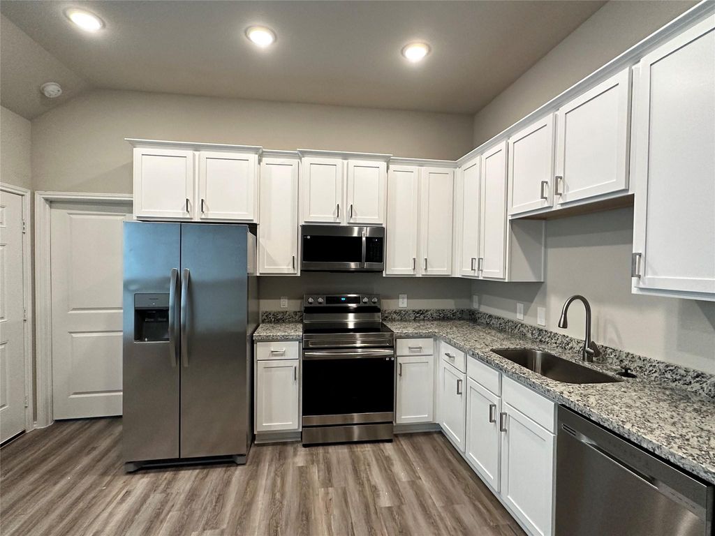 11606 Vistawood Street, Willis, TX 77318