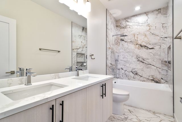 3013 N Normandy Avenue, Chicago, IL 60634