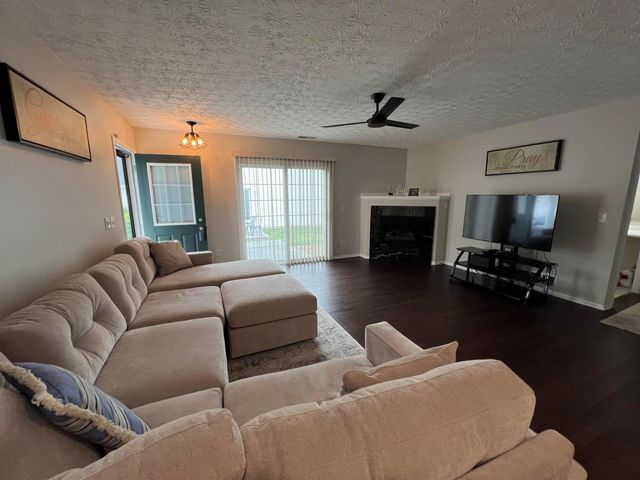 4689 Parrau Drive, 61A, Columbus, OH 43228