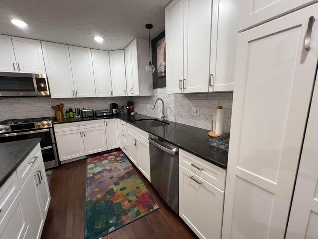 4689 Parrau Drive, 61A, Columbus, OH 43228