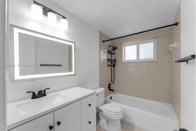 7722 Camino Real E-218, Miami, FL 33143