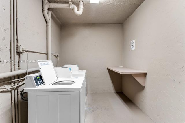 7722 Camino Real E-218, Miami, FL 33143