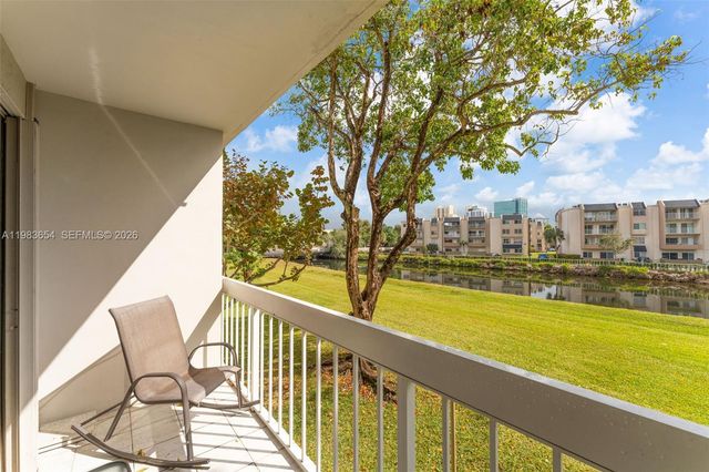 7722 Camino Real E-218, Miami, FL 33143