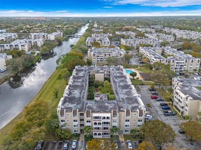 7722 Camino Real E-218, Miami, FL 33143