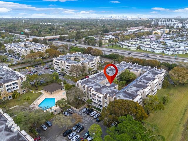 7722 Camino Real E-218, Miami, FL 33143