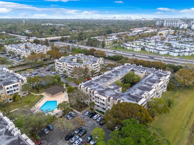 7722 Camino Real E-218, Miami, FL 33143