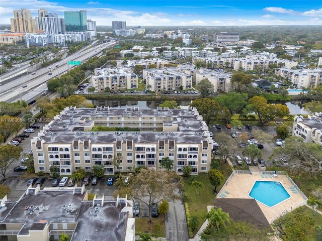 7722 Camino Real E-218, Miami, FL 33143