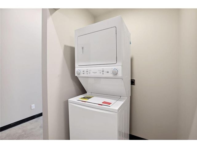 801 SE 9th Street 205, Minneapolis, MN 55414