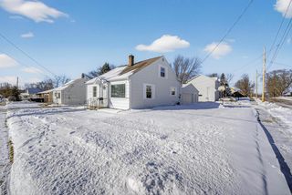 1713 GREEN BAY ROAD, Kaukauna, WI 54130