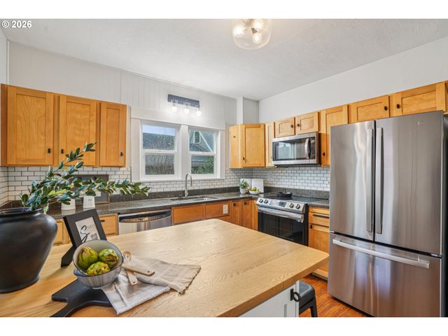 5617 Se FRANCIS St, Portland, OR 97206