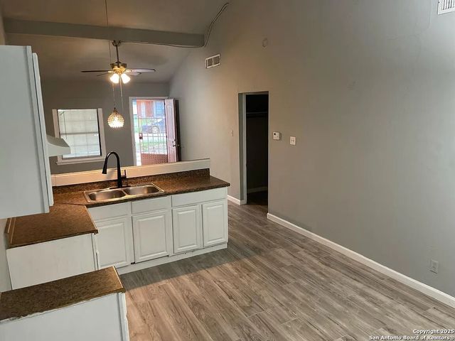 6605 Spring Lark, San Antonio, TX 78249