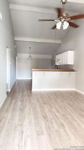 6605 Spring Lark, San Antonio, TX 78249