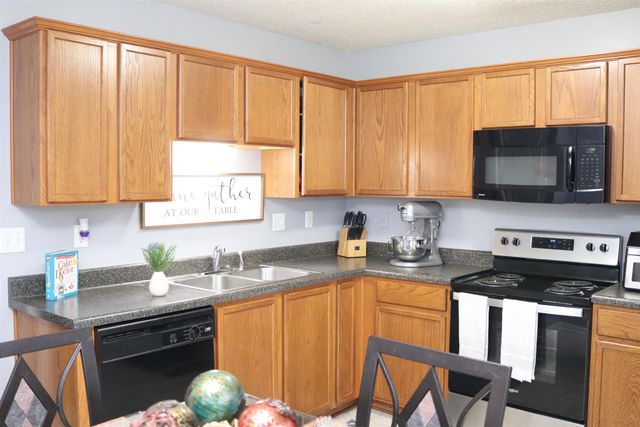 1480 PEMBERTON LN, Cordova, TN 38016