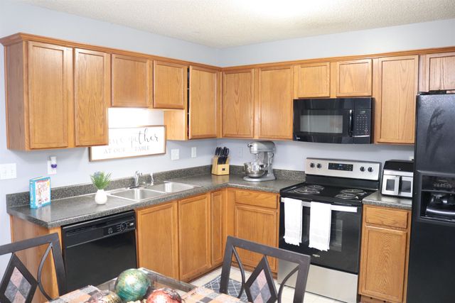 1480 PEMBERTON LN, Cordova, TN 38016