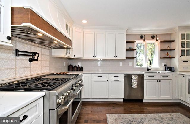 1608 S CRESCENT BLVD, Yardley, PA 19067