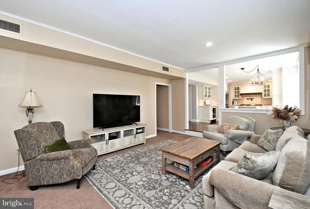 1608 S CRESCENT BLVD, Yardley, PA 19067