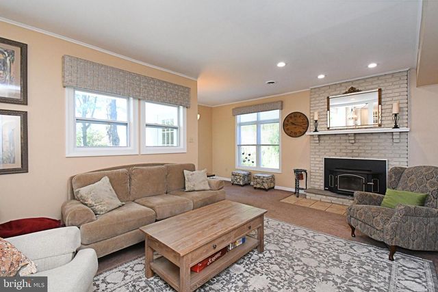 1608 S CRESCENT BLVD, Yardley, PA 19067