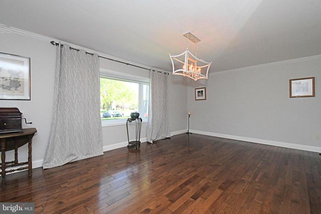 1608 S CRESCENT BLVD, Yardley, PA 19067