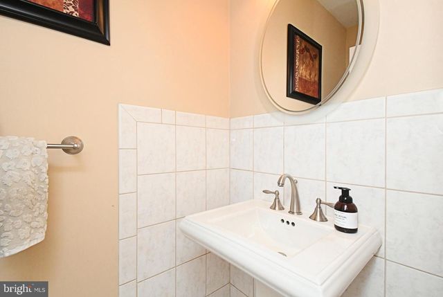 1608 S CRESCENT BLVD, Yardley, PA 19067